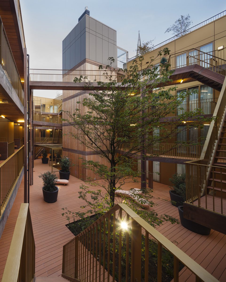 Marlies Rohmer, Kop van Lombok, Utrecht, baksteen, hout, glas, sculptuur, hof, collectief dakterras, binnenstraat, daklichten