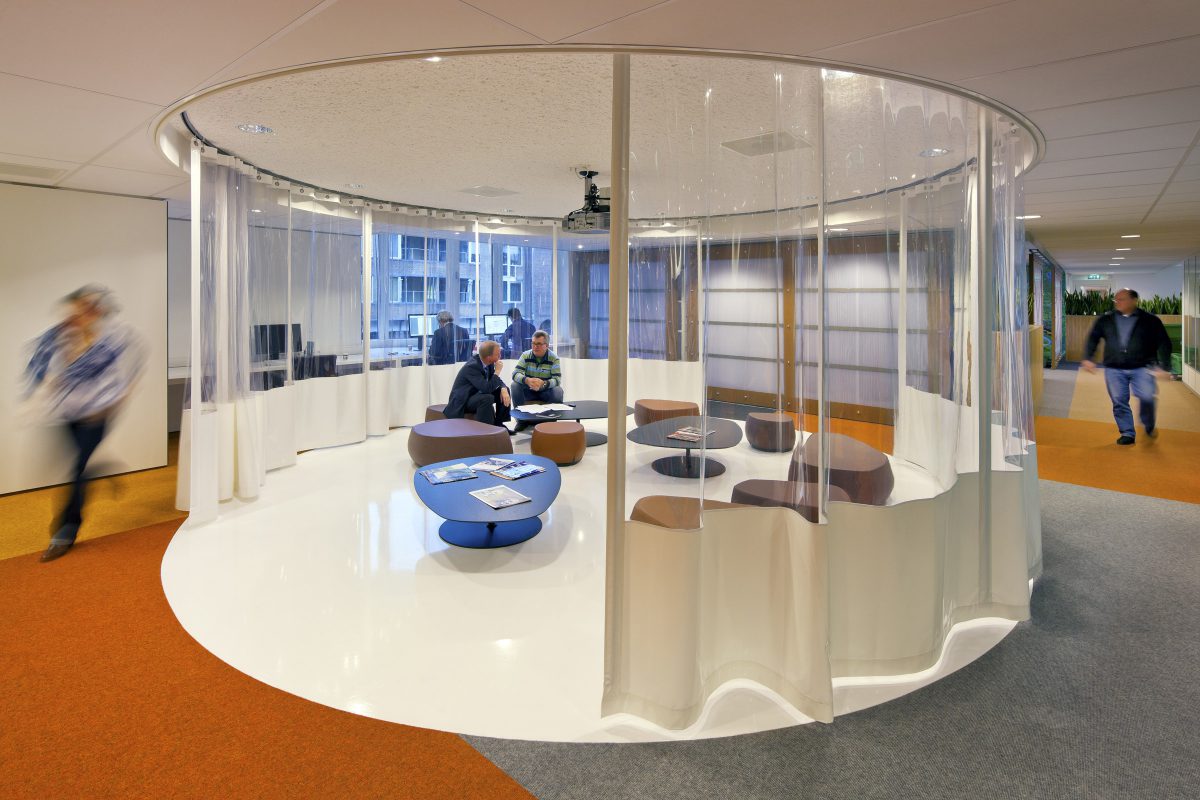 Marlies Rohmer, office, transformation, national government, Utrecht, colored glass, maps, wall image, Yvonne Kroese