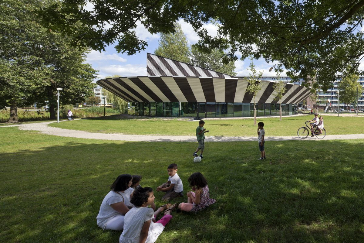 Marlies Rohmer, buurtpaviljoen, Panorama, Veenendaal, energieneutraal, hout, circulair, aluminium, gymzaal, buurthuis, groen dak, PV panelen