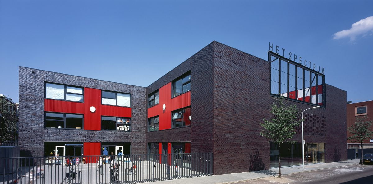 Marlies Rohmer, Brede school, the Spectrum, Schilderwijk, The Hague, masonry, sports on the roof