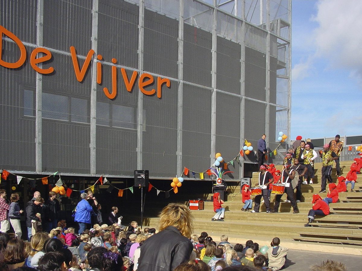 Marlies Rohmer, Brede school, de Vijver, Wateringse veld, Den Haag, school voor meervoudig complex gehandicapte kinderen, sporttoren, plein, gymzaal